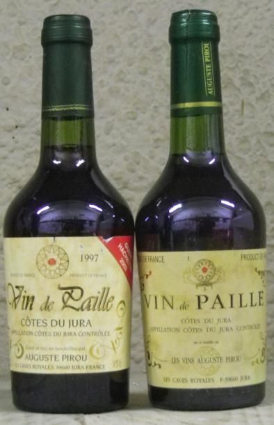 null 2 Demi bouteilles VIN DE PAILLE - AUGUSTE PIROU 1997 Etiquettes légèrement tachées....