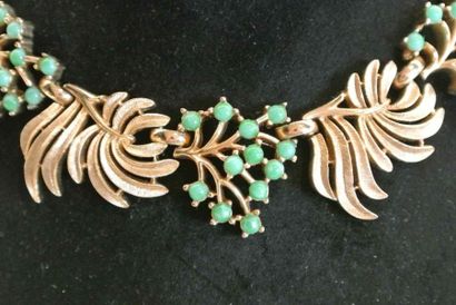 TRIFARI Parure en métal doré composée d'un collier, d'un bracelet et de clips d'oreilles...