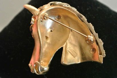 TRIFARI Broche tête de cheval en métal doré - Hauteur : 5 cm - Height : 1,9 in. (très...
