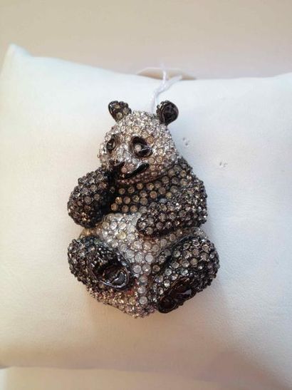 SWAROVSKI Broche Panda en métal argenté pavée de strass blancs et gris, Hauteur :...