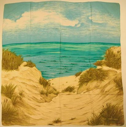Roberto CAPUCCI Foulard en crêpe de soie bleu et beige à décor de plage - Dimensions:...