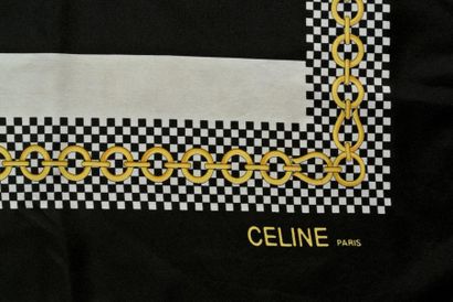 CELINE Lot de deux foulards en soie noire et brune - 85 x 85 cm - 33,4 x 33,4 in....