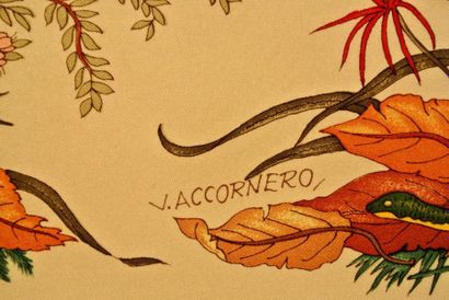 GUCCI par Vittorio Accornero, 1970 Foulard en soie blanc et ocre orné de champignons...