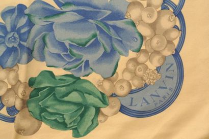 LANVIN Foulard en soie bleu à décor floral - Dimensions: 87 x 89 cm - Size: 34,2...