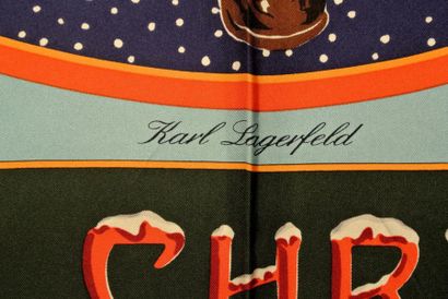 Karl LAGERFELD "Merry Christmas"" Foulard en soie vert et rouge - Dimensions: 88...