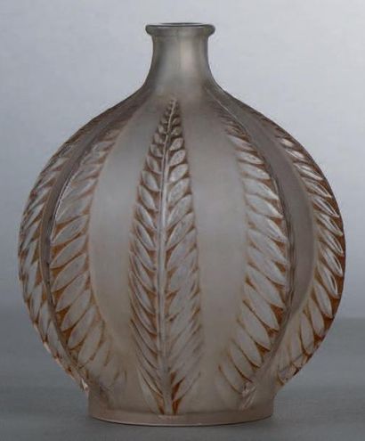 LALIQUE René (1860-1945) Vase «Malines». Épreuve de tirage industriel réalisée en...