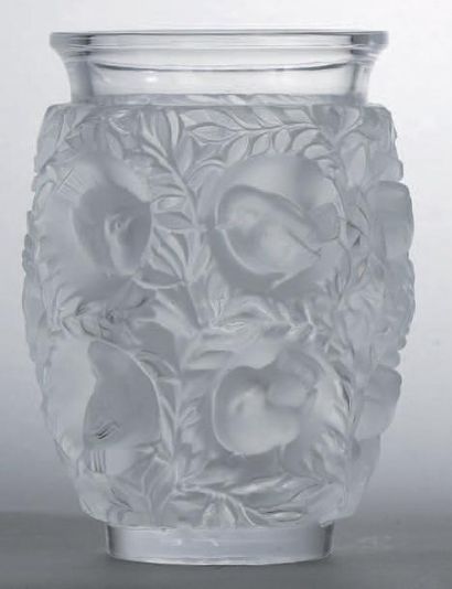 LALIQUE René (1860-1945) Vase «Bagatelle». Épreuve de tirage industriel réalisée...