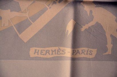 null HERMES Paris "Jeux d'Ombres" par Loïc Dubigeon - Carré en soie bleu pâle et...