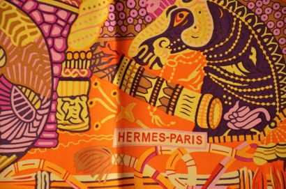 null HERMES Paris "Au Fil du Carré" par Annie Faivre - Carré en soie orange, jaune...