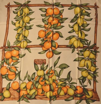 null HERMES Paris "Oranges et Citrons" par Madame La Torre - Carré en soie blanc,...