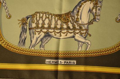 null HERMES Paris Lot de 2 foulards - "A la Fenetre du Chasseur" par Henri de Linarès...