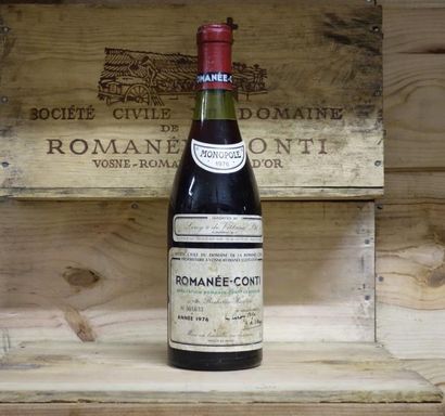 null 1 Bouteille LA ROMANEE CONTI 1976 Étiquette tachée; niveau à 2,5 cm. Label stained;...