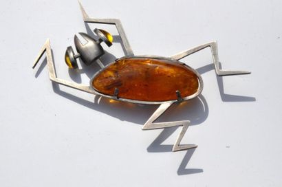 null Clip Insecte en argent et ambre - Circa 1990 - Hauteur: 12cm - Poids brut: 40g...