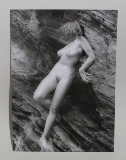 null André de DIENES (1913-1985), Nu

Tirage original vintage, circa 1960, tampon...