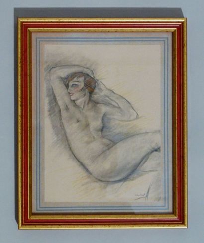 null Edouard MICHOT (1880-1959), Nu. 

Dessin aux crayons sur papier. Signé en bas...