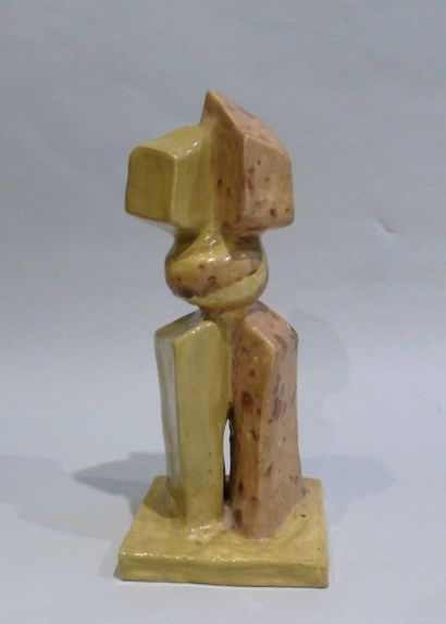 null Ecole moderniste 

Sculpture en céramique émaillée en jaune et brun 

Hauteur...