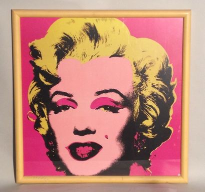 null Reproduction d'Andy Warhol représentant Marilyn sur fond rose. 
63 x 63 cm