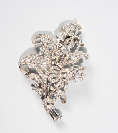 TRIFARI TRIFARI Clip Bouquet de Fleurs en métal argenté et cristaux blancs - Circa...