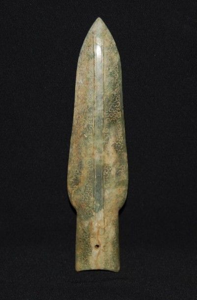 null Pointe de lance rituelle. Jade néphrite.

L : 21cm.

CHINE Epoque Qing (164...