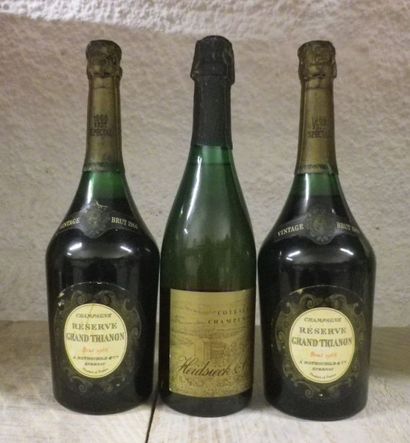 null ENSEMBLE DE 3 BOUTEILLES REGION CHAMPAGNE : 2 Bouteilles CHAMPAGNE A. ROTHSCHILD...