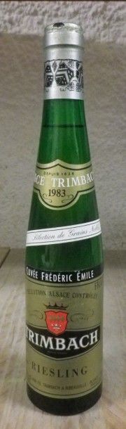 null 1 Demi bouteille TRIMBACH - RIESLING "Frédéric Émile" SGN 1983 Capsule légèrement...