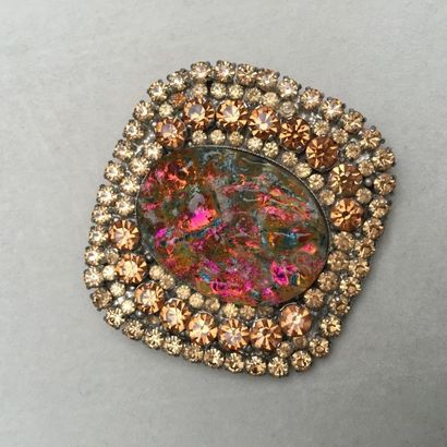 null YVES SAINT LAURENT Rive Gauche Haute Couture par GRIPOIX Broche de forme coussin...