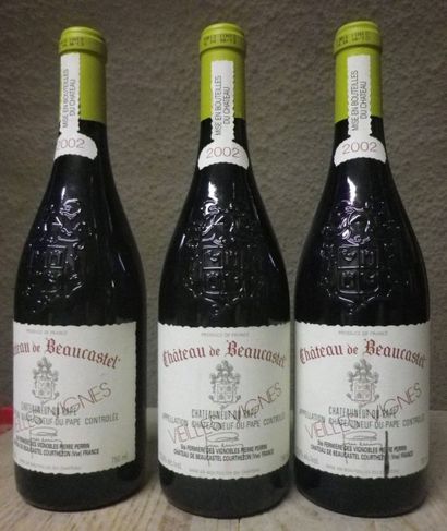 null 3 Bouteilles CHÂTEAU DE BEAUCASTEL BLANC "Vieilles Vignes" 2002 Une étiquette...