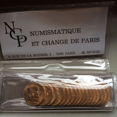 null IIIème REPUBLIQUE (1871-1940). Lot de 17 pièces de 20 Francs. Paris. Années...