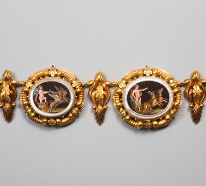 null Exceptionnelle demi-parure en or composée d'un collier et de deux bracelets...