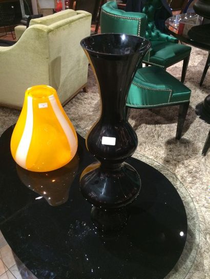 null Vase balustre en verre noir

Hauteur : 70 cm