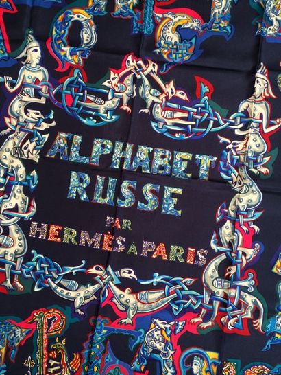 null HERMES Paris " L'alphabet russe " par Evgenia Miroshnichenko - Carré en soie...