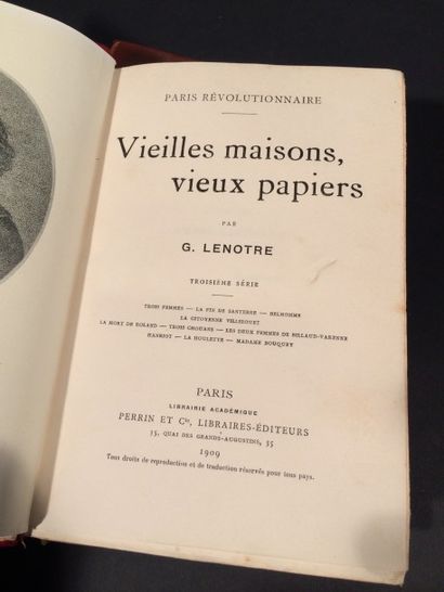null Lot de deux livres reliés : 

- Le Général de Sonis par MGR BAUNARD

- Vieilles...