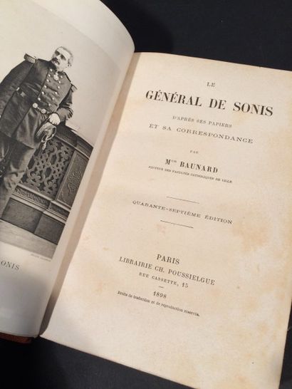 null Lot de deux livres reliés : 

- Le Général de Sonis par MGR BAUNARD

- Vieilles...