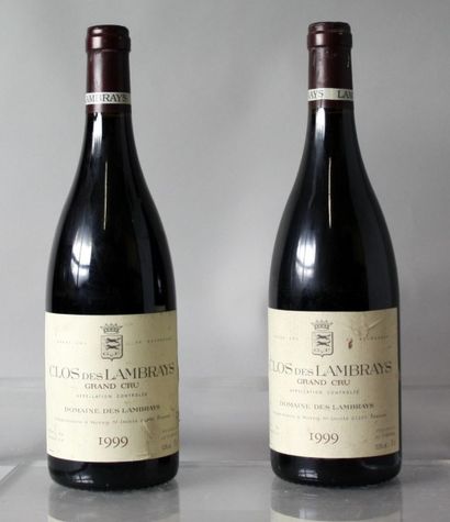 null 2 Bouteilles CLOS DES LAMBRAYS Grand cru 1999 Etiquettes légèrement tachées....