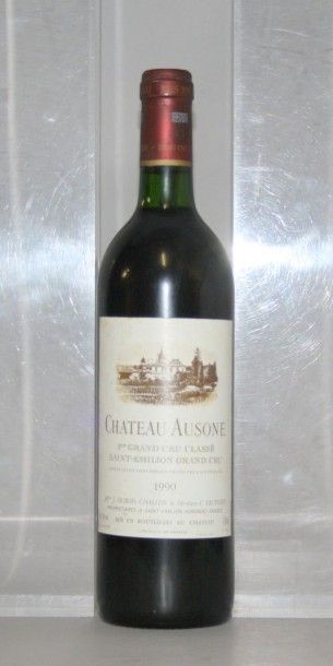 null 1 Bouteille  CHÂTEAU AUSONE 1er GCC (A) 1990 Etiquette légèrement tachée, niveau...