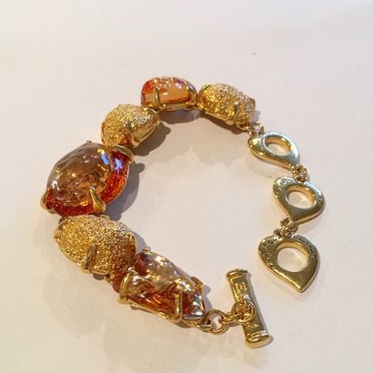 null YVES SAINT LAURENT

Parure "pépite" comprenant un collier, un bracelet et une...