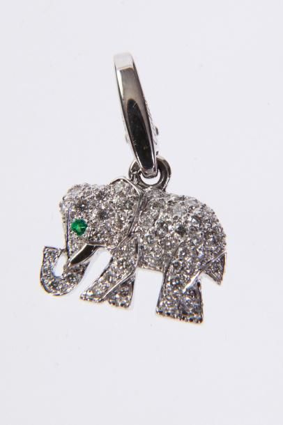 null CARTIER N°962151 

Pendentif "Elephant" en or gris pavé de diamants - Poids...