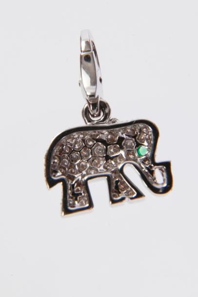 null CARTIER N°962151 

Pendentif "Elephant" en or gris pavé de diamants - Poids...