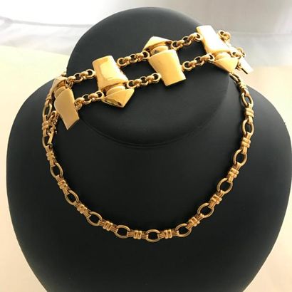 null ROCHAS Bracelet souple en métal doré composé de 5 motifs bouchon longueur 19cm...