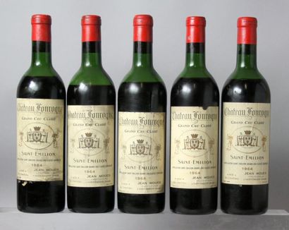 null 5 bouteilles CHÂTEAU FONRQUE GC - St Emilion 1964 

Niveaux : 3 mi- épaule,...