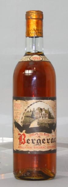 null 1 bouteille CHÂTEAU MARTRENCHARD Vin Moelleux - BERGERAC 1949

niveau légèrement...