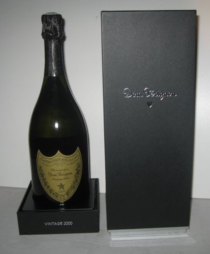 null 1 bouteille - CHAMPAGNE DOM PERIGNON 2000 Coffret prestige.