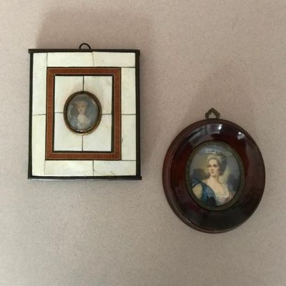 null 2 miniatures dans le goût du XVIIIème siècle 

Portraits de femme