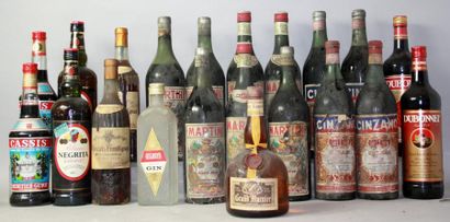 null 21 bouteilles ALCOOLS DIVERS - MARTINI CINZANNO DUBONNET GRAND MARNIER et AUTRES...