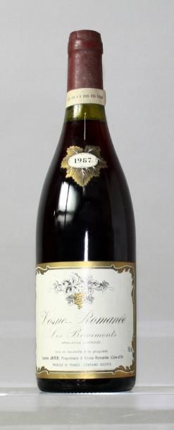 null 1 bouteille VOSNE ROMANEE 1er cru "Les Beaumonts" - Lucien Jayer 1987

Etiquette...