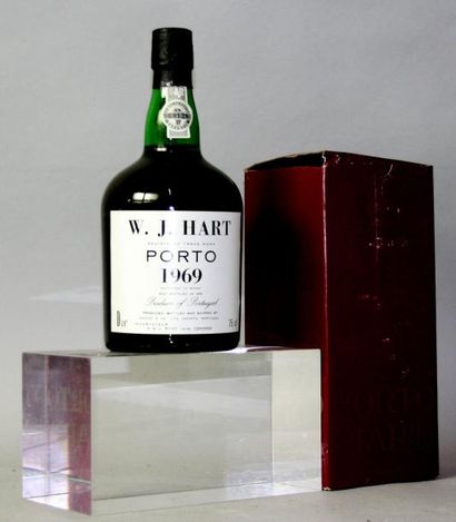 null 1 bouteille PORTO W.J.HART 1969 

Mis en bouteille en 1979. Bottled in 1979...