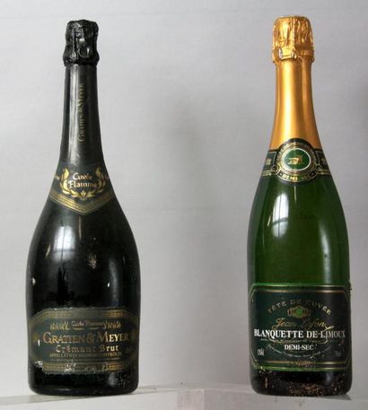 null 2 bouteilles de VINS MOUSSEAUX DIVERS : 

1 bouteille de Crémant d'Alsace Brut...