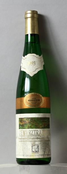 null 26 bouteilles de VINS D'ALSACE : 

21 bouteilles GEWURSTRAMINER - Caves d'EGUISHEIM...