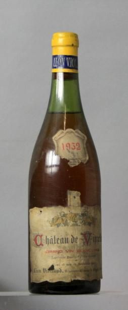 null 1 bouteille CHÂTEAU DE VINZELLES - L. VIOLLAND 1952

Etiquette fanée. Label...