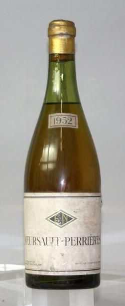 null 1 bouteille MEURSAULT "Perrières" Ets. NICOLAS 1952

Etiquette fanée, niveau...